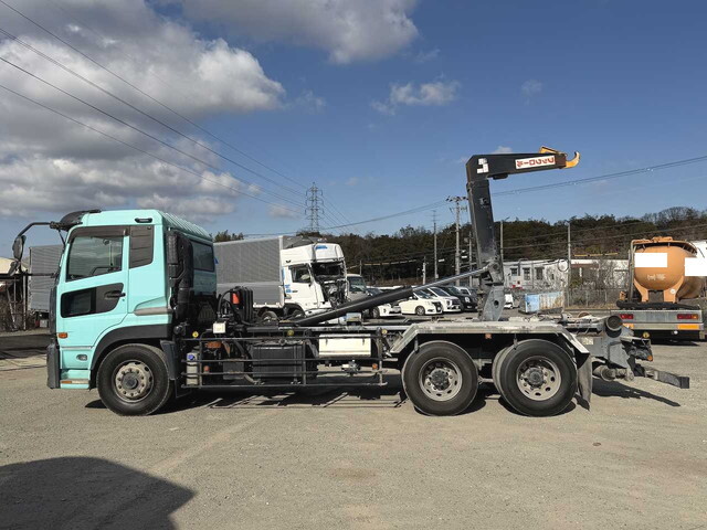 UDトラックスクオンコンテナ専用車大型（10t）[写真05]