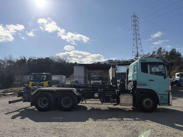 UDトラックスクオンコンテナ専用車大型（10t）[写真06]