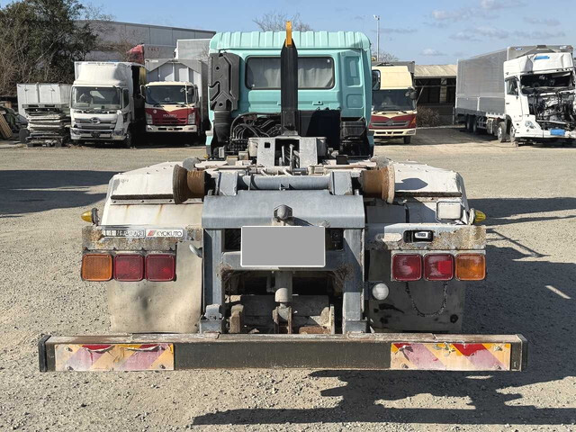 UDトラックスクオンコンテナ専用車大型（10t）[写真08]