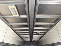 いすゞギガアルミウイング大型（10t）[写真12]