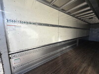 いすゞギガアルミウイング大型（10t）[写真14]