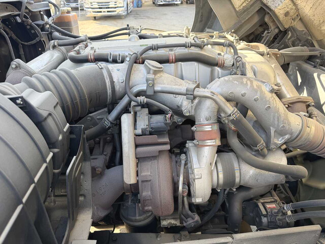 いすゞギガアルミウイング大型（10t）[写真17]