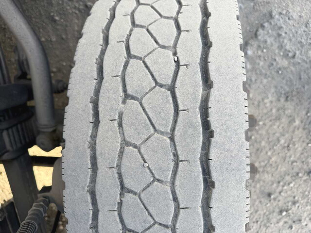 いすゞギガアルミウイング大型（10t）[写真18]