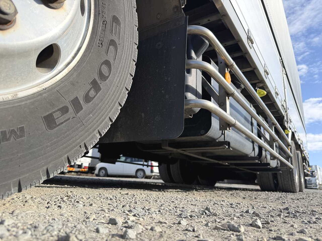 いすゞギガアルミウイング大型（10t）[写真21]