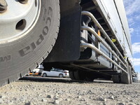 いすゞギガアルミウイング大型（10t）[写真22]