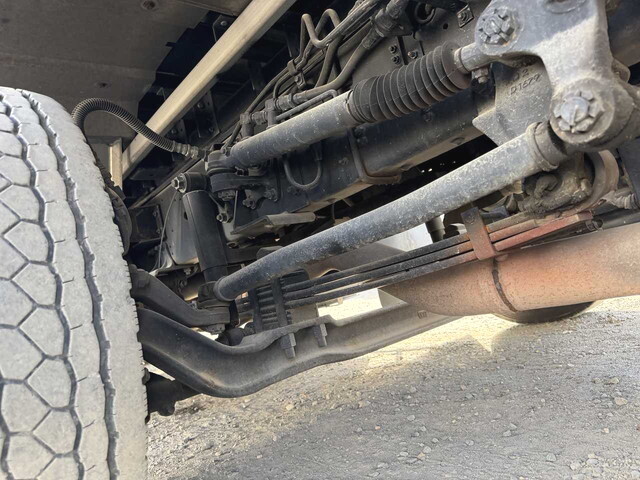 いすゞギガアルミウイング大型（10t）[写真30]