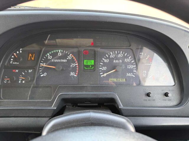 いすゞギガアルミウイング大型（10t）[写真37]