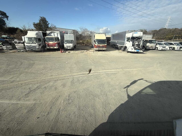 いすゞギガアルミウイング大型（10t）[写真40]