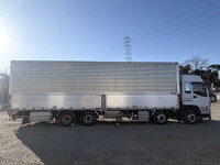 いすゞギガアルミウイング大型（10t）[写真09]