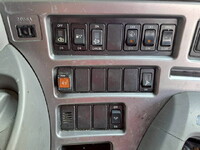 UDトラックスクオントレーラーヘッド（トラクターヘッド）大型（10t）[写真14]