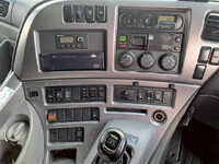 UDトラックスクオントレーラーヘッド（トラクターヘッド）大型（10t）[写真15]