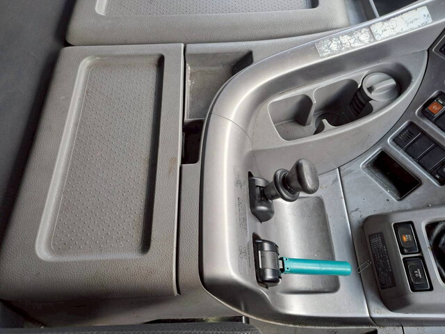 UDトラックスクオントレーラーヘッド（トラクターヘッド）大型（10t）[写真15]