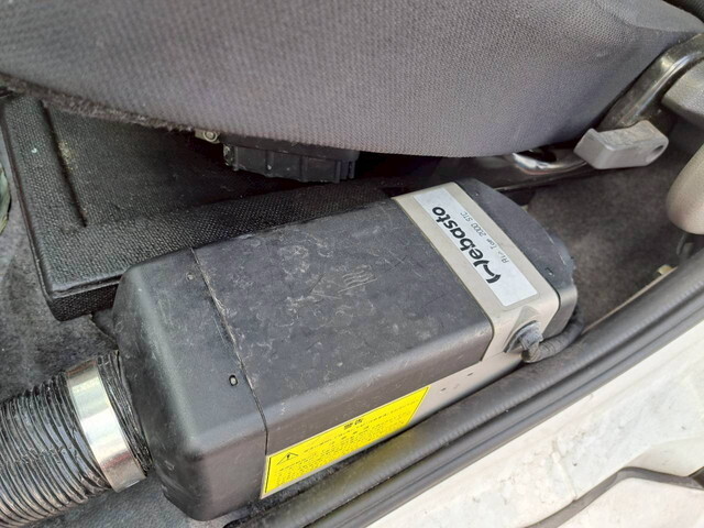 UDトラックスクオントレーラーヘッド（トラクターヘッド）大型（10t）[写真18]