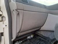 UDトラックスクオントレーラーヘッド（トラクターヘッド）大型（10t）[写真20]