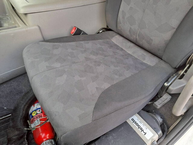 UDトラックスクオントレーラーヘッド（トラクターヘッド）大型（10t）[写真21]