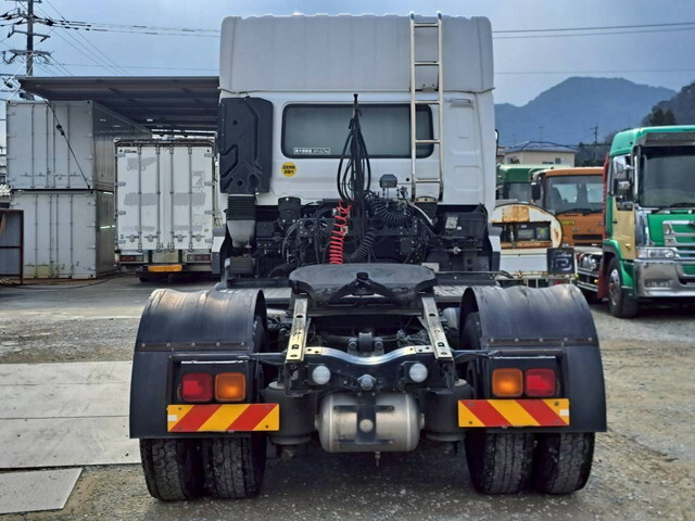 UDトラックスクオントレーラーヘッド（トラクターヘッド）大型（10t）[写真06]