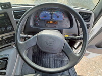 UDトラックスクオントレーラーヘッド（トラクターヘッド）大型（10t）[写真10]