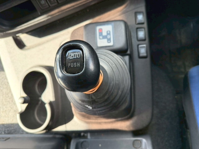 いすゞギガアルミウイング大型（10t）[写真16]