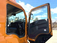 いすゞギガアルミウイング大型（10t）[写真20]