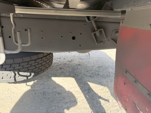 いすゞギガアルミウイング大型（10t）[写真24]