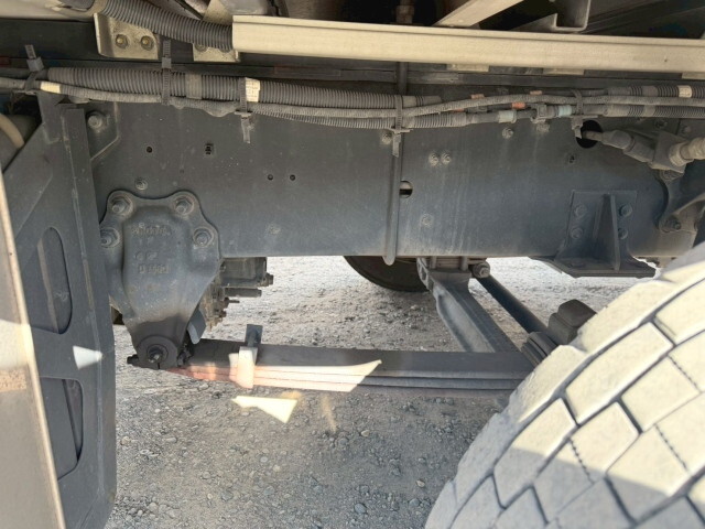 いすゞギガアルミウイング大型（10t）[写真25]