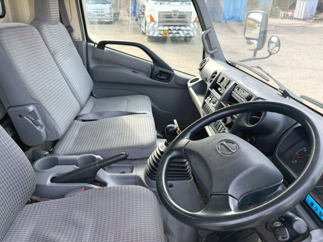 日野デュトロアルミウイング小型（2t・3t）[写真15]