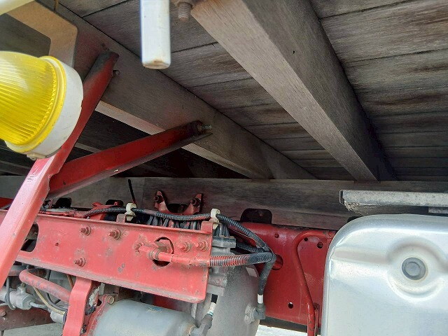 UDトラックスコンドルアルミブロック中型（4t）[写真22]