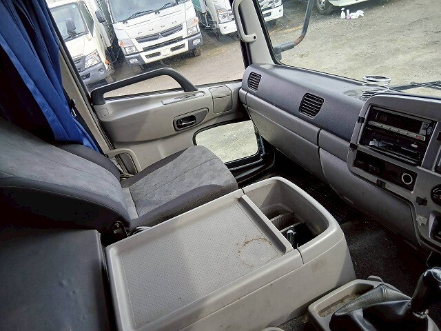 UDトラックスコンドルアルミブロック中型（4t）[写真29]