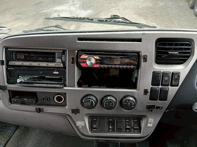 UDトラックスコンドルアルミブロック中型（4t）[写真31]