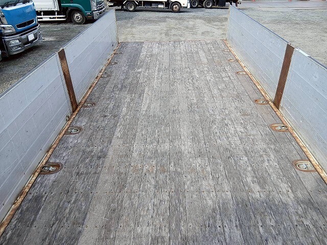 UDトラックスコンドルアルミブロック中型（4t）[写真06]