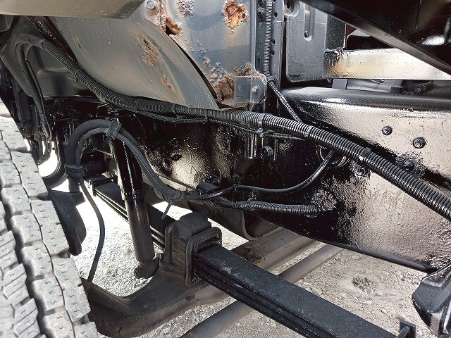 三菱ふそうスーパーグレートタンク車（タンクローリー）大型（10t）[写真12]