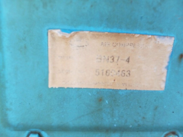 三菱ふそうスーパーグレートタンク車（タンクローリー）大型（10t）[写真18]