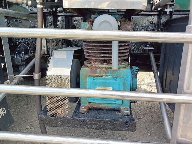 三菱ふそうスーパーグレートタンク車（タンクローリー）大型（10t）[写真20]