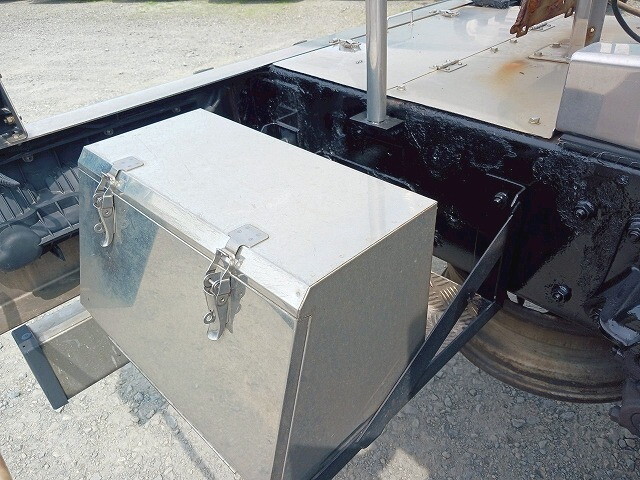 三菱ふそうスーパーグレートタンク車（タンクローリー）大型（10t）[写真36]