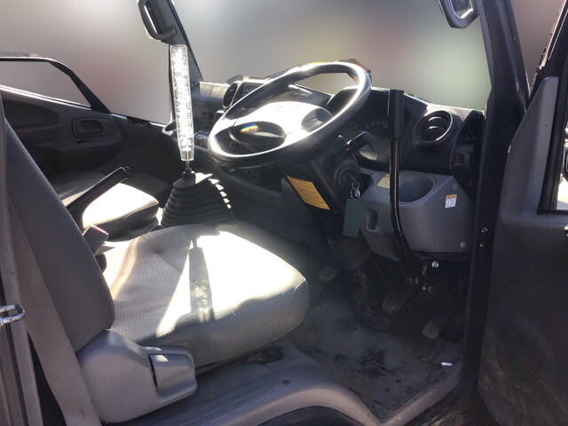 日野デュトロダブルキャブ・ダンプ小型（2t・3t）[写真19]