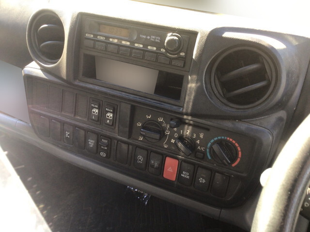 日野デュトロダブルキャブ・ダンプ小型（2t・3t）[写真27]