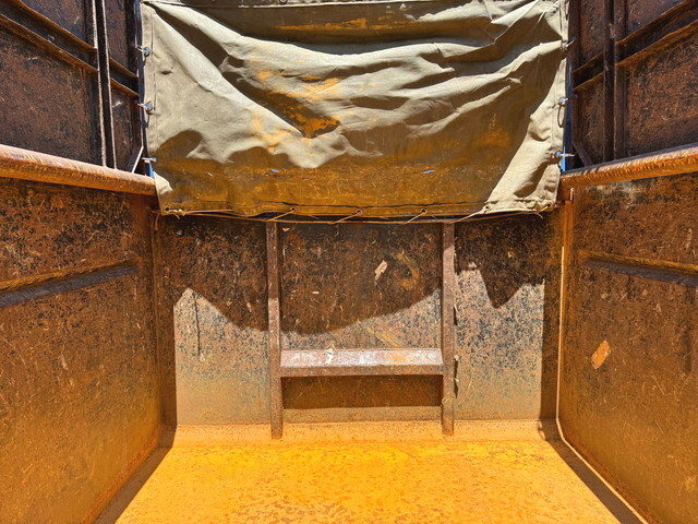 いすゞエルフ深ダンプ（土砂禁ダンプ）小型（2t・3t）[写真15]