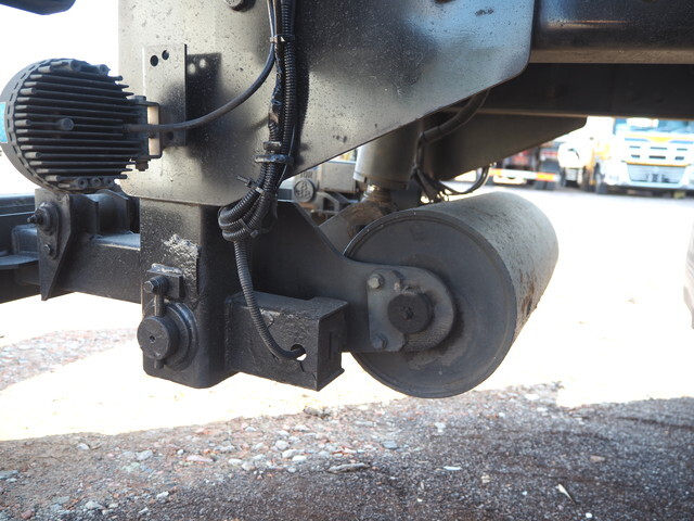 三菱ふそうスーパーグレートコンテナ専用車大型（10t）[写真10]