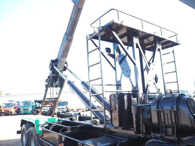 三菱ふそうスーパーグレートコンテナ専用車大型（10t）[写真13]