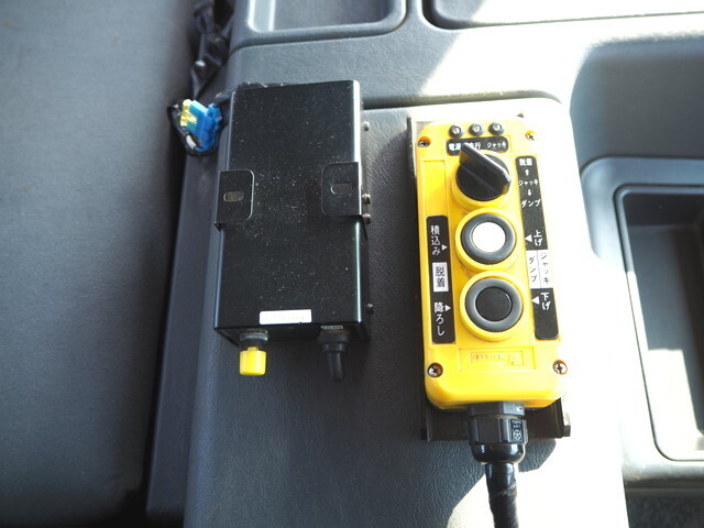 三菱ふそうスーパーグレートコンテナ専用車大型（10t）[写真34]