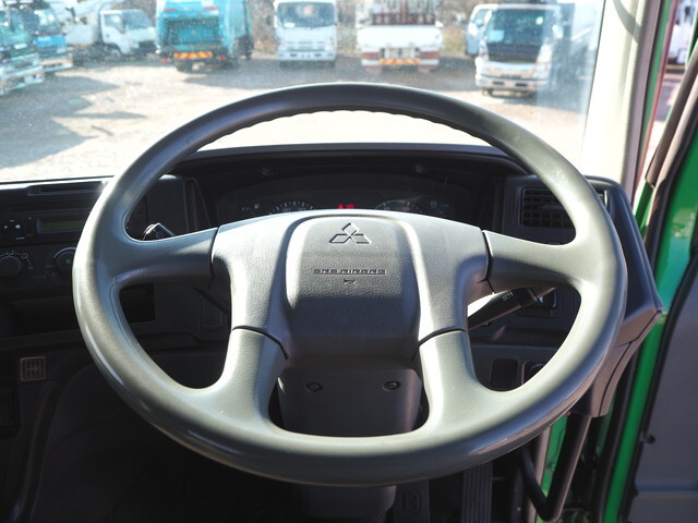 三菱ふそうスーパーグレートコンテナ専用車大型（10t）[写真36]