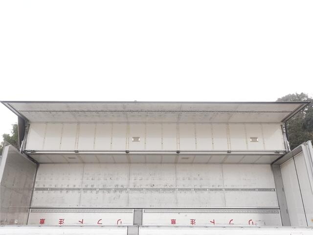 UDトラックスクオンアルミウイング大型（10t）[写真14]