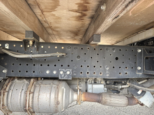 いすゞエルフ平ボディ小型（2t・3t）[写真20]