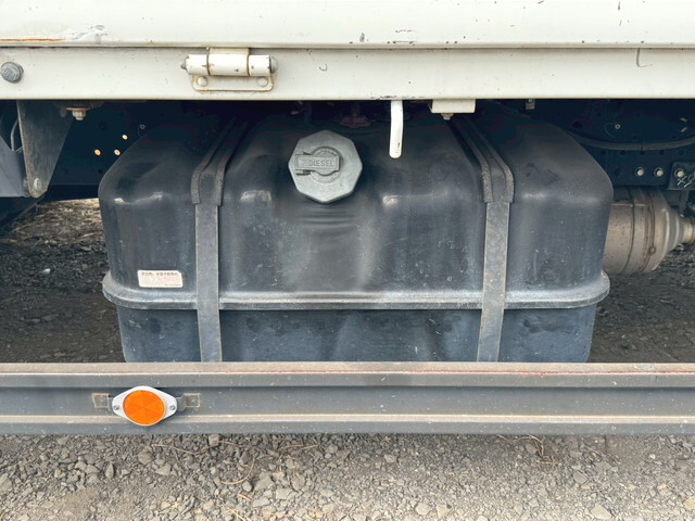 いすゞエルフ平ボディ小型（2t・3t）[写真24]