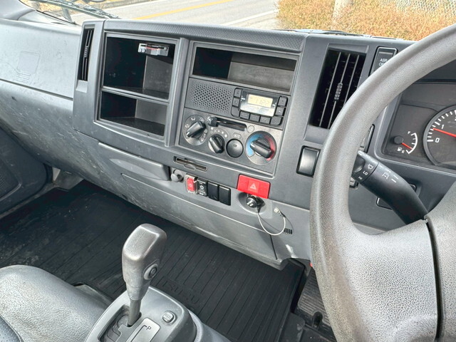 いすゞエルフ平ボディ小型（2t・3t）[写真27]