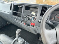 いすゞエルフ平ボディ小型（2t・3t）[写真28]