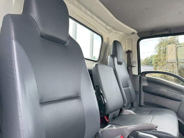 いすゞエルフ平ボディ小型（2t・3t）[写真28]