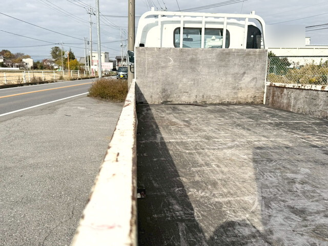 いすゞエルフ平ボディ小型（2t・3t）[写真07]