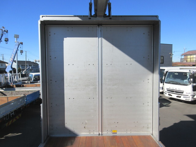 三菱ふそうスーパーグレートアルミウイング大型（10t）[写真14]