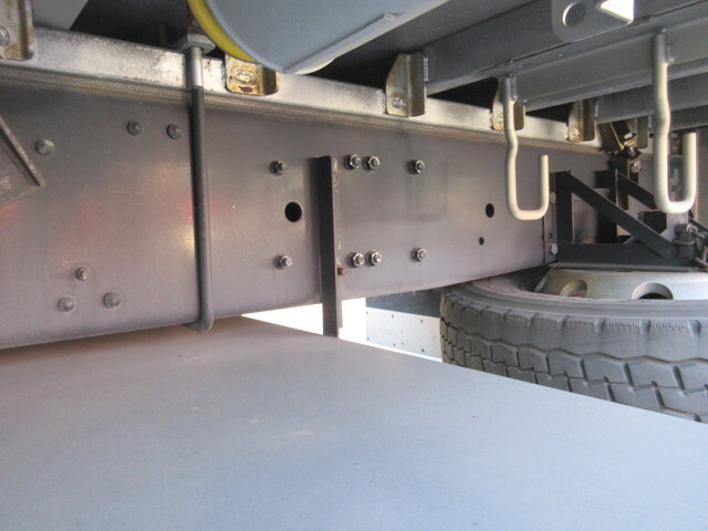 三菱ふそうスーパーグレートアルミウイング大型（10t）[写真18]